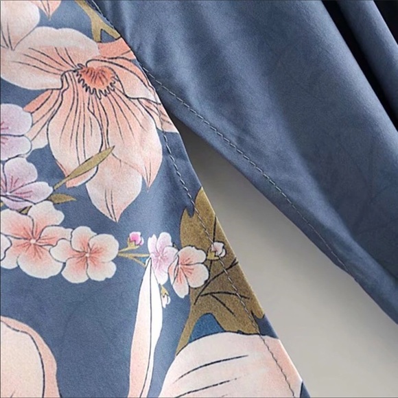 Now in Nude!!! Beautiful kimono wrap with peacock - Picture 10 of 13
